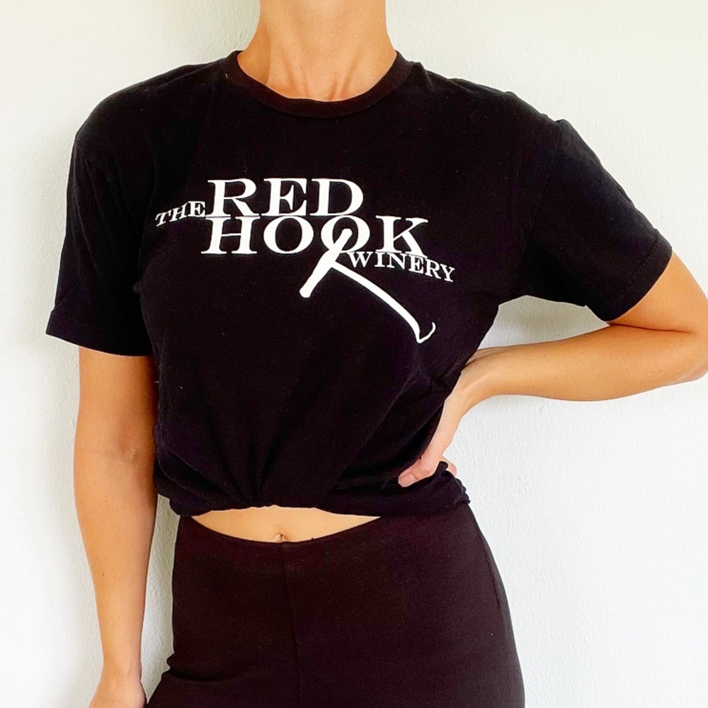 Red Hook Winery black cotton stretch short sleeve logo tee size large